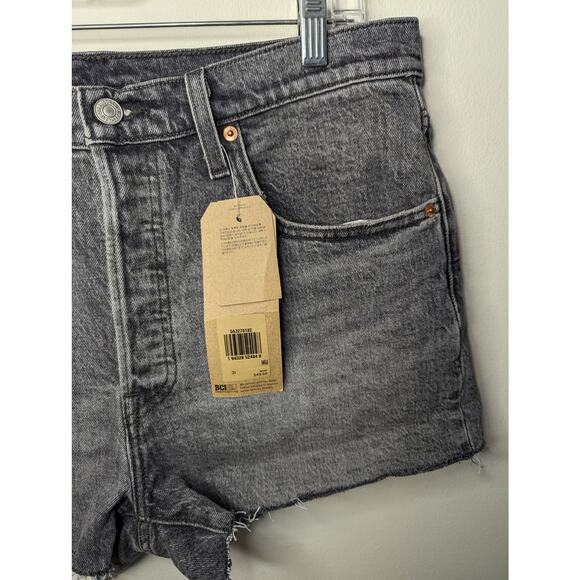NWT Women's Levi's 501 High-Rise Denim Shorts - Picture 4 of 7